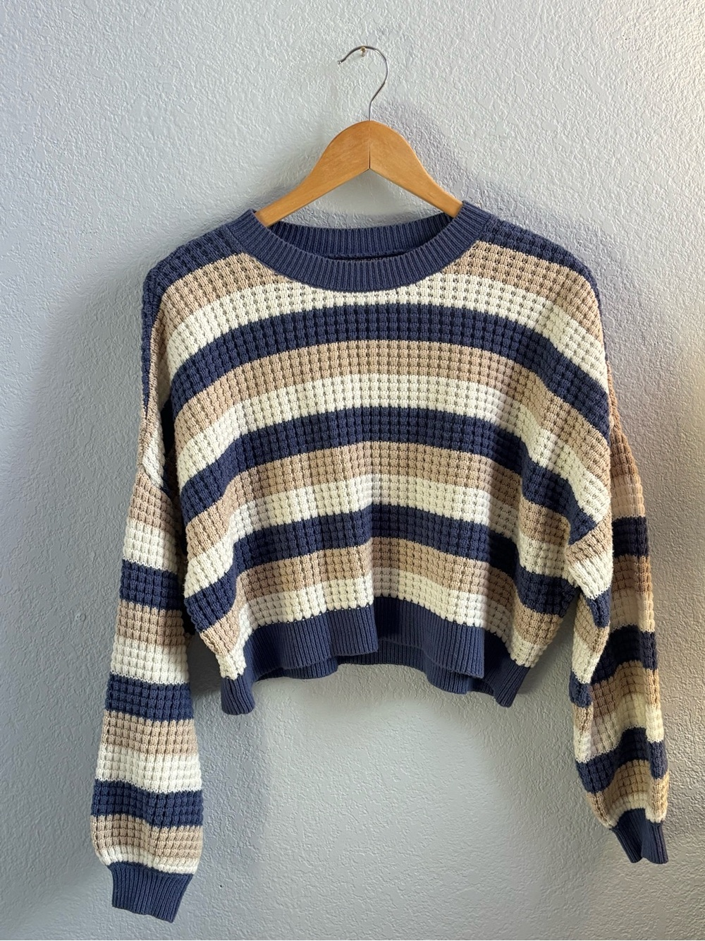 Hollister Striped Cropped Crewneck Sweater in Navy, Cream & Tan - Size Small